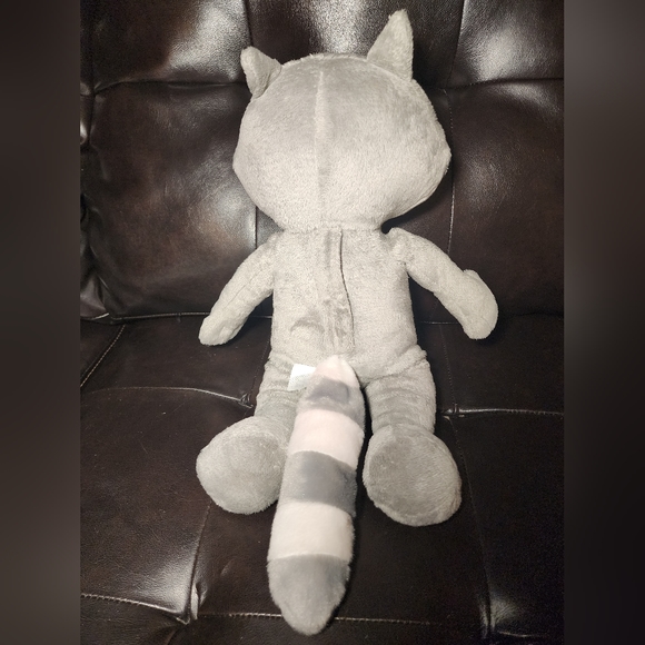 Great Wolf Lodge Rachel Raccoon Plush - Picture 2 of 4